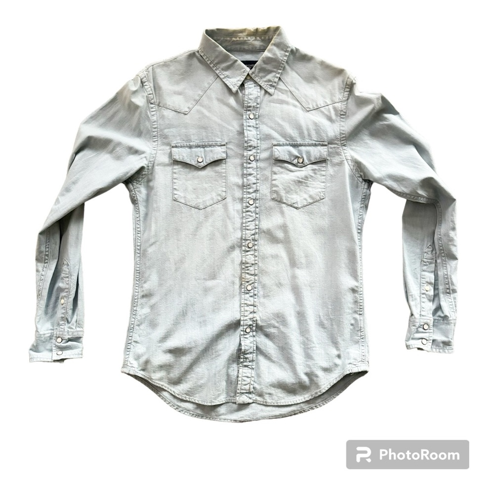 American Eagle Outfitters shirt - small- light blue - excellent condition